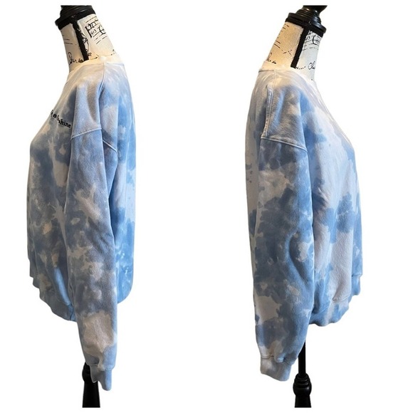 ELLANDEMM Cloud Sky Sweatshirt Blue Medium Walking on Sunshine Statement - Picture 4 of 10